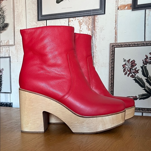 Charlotte Stone Bold Red Heeled Boots - Picture 3 of 9